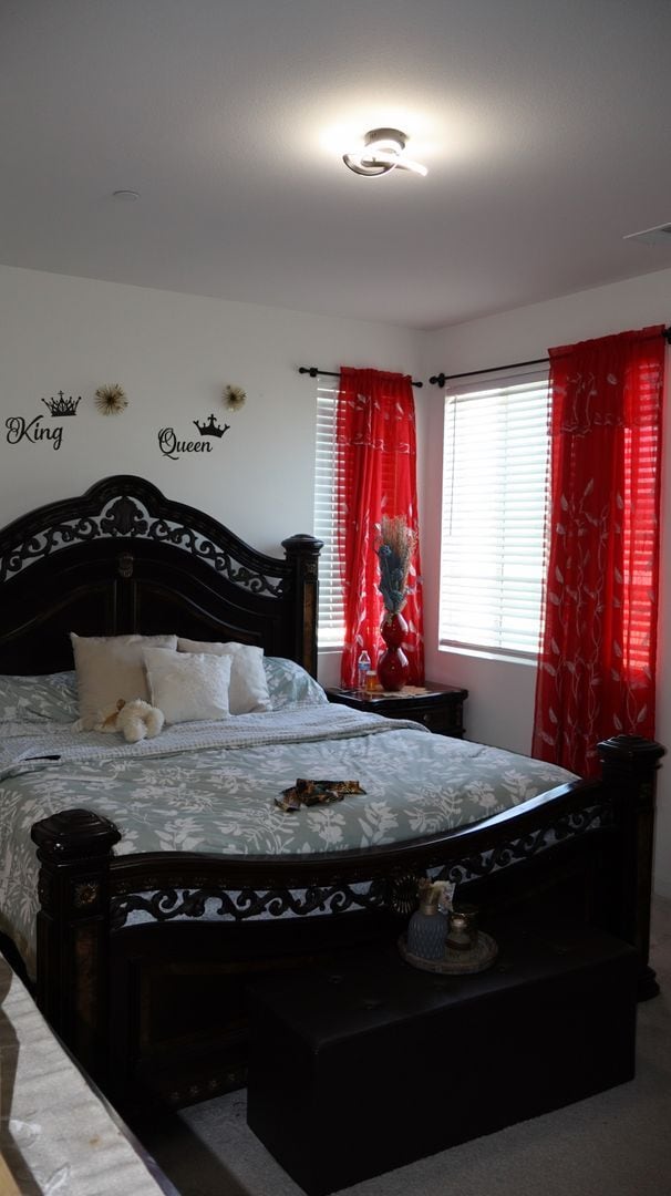 Building Photo - 4 bedrooms 3.5 baths townhome in South San Diego