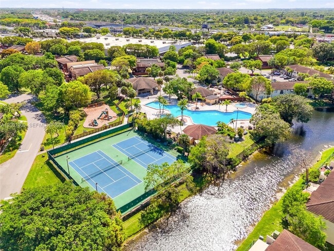 Building Photo - 6704 SW 114th Pl