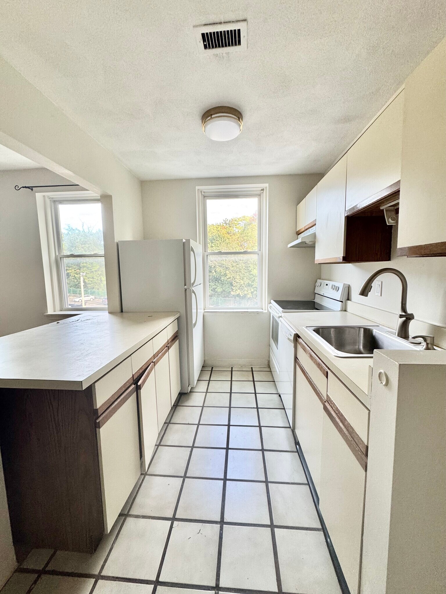 Building Photo - 1411 Commonwealth Ave