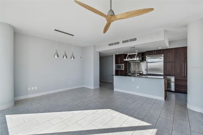 Building Photo - 1208 E Kennedy Blvd