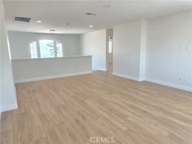 Building Photo - 31532 Royal Oaks Dr