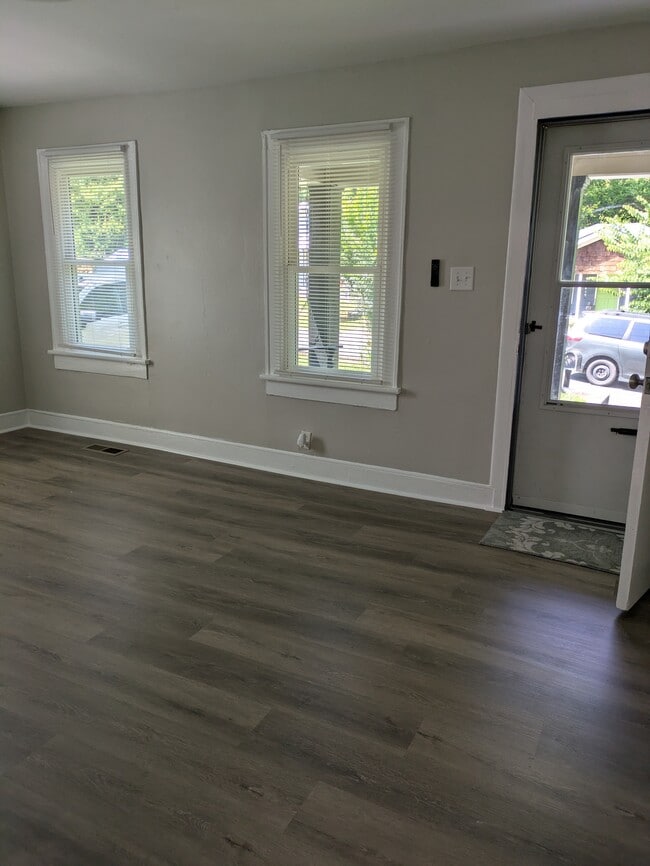 Building Photo - 206 Pitner Pl