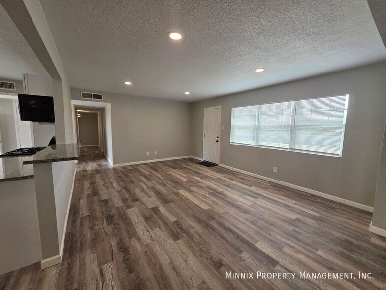 Building Photo - 4603 Mercedes Dr