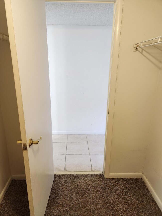 Building Photo - 2050 Oleander Blvd