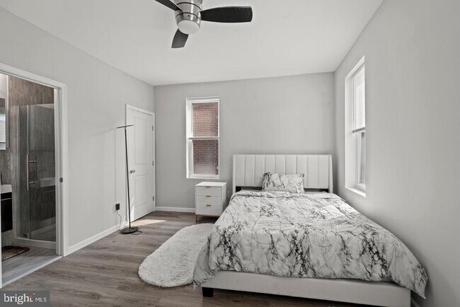 Building Photo - 4928 Florence Ave