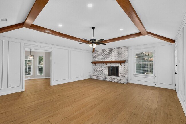 Building Photo - 2308 Chamberlain Dr