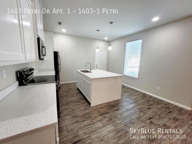 Building Photo - 1403 Petri Dr