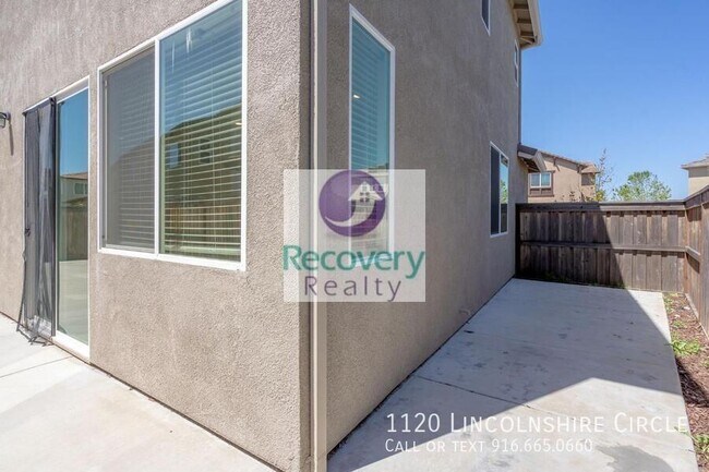 Building Photo - 1120 Lincolnshire Cir