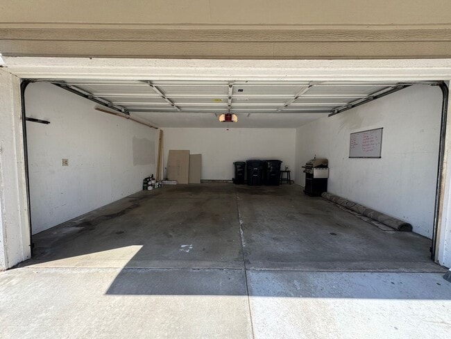 Building Photo - Stunning 2Bd/2Ba Home in Yorba Linda!