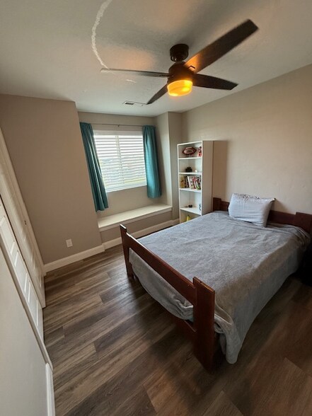 Building Photo - 5810 W Riva Capri St