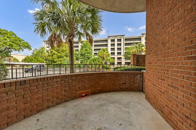 Building Photo - wh104