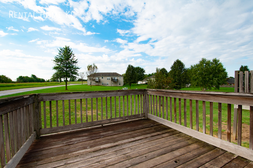 Building Photo - 3-bed 2-bath 2-Garage duplex in Shawnee  #...