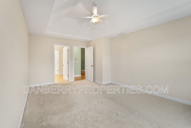 Building Photo - 14866 Lake Winds Dr