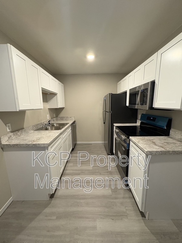 Building Photo - 201 K - a