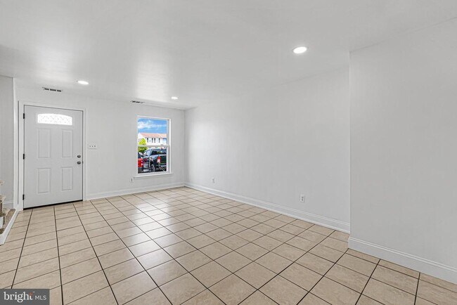 Building Photo - 1134 Providence Ct