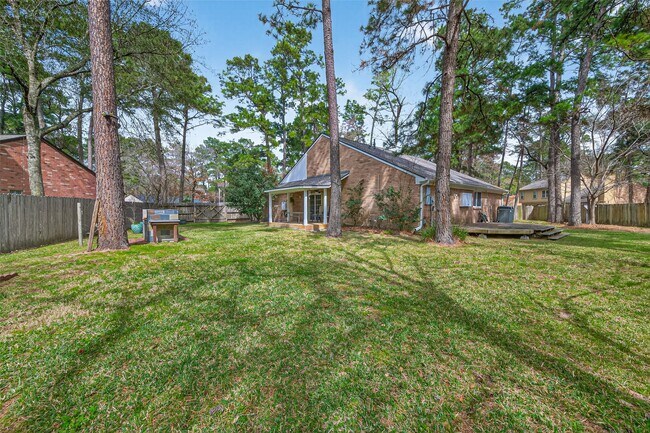 Building Photo - 35 Sheep Meadow Pl