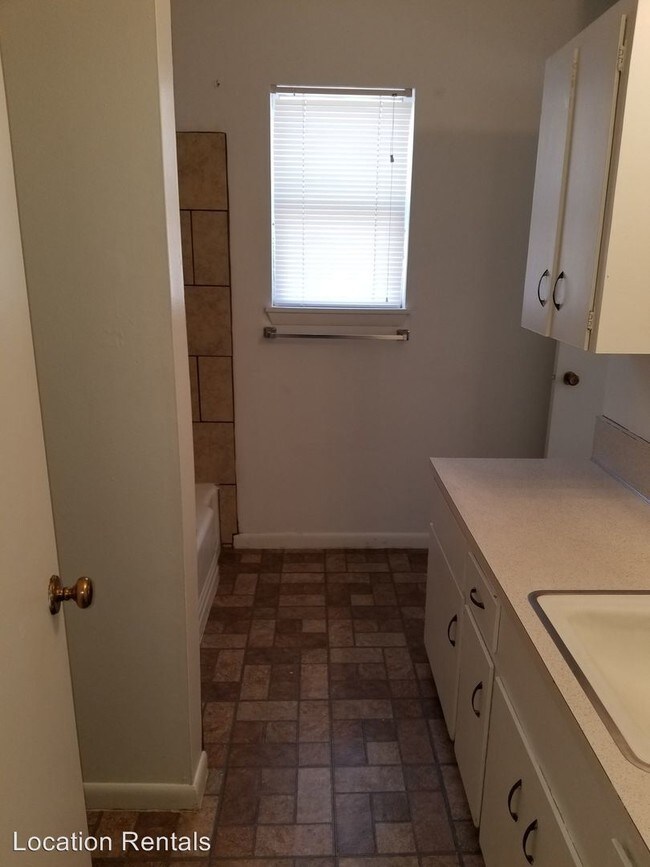 Building Photo - 2512 Avenue Q