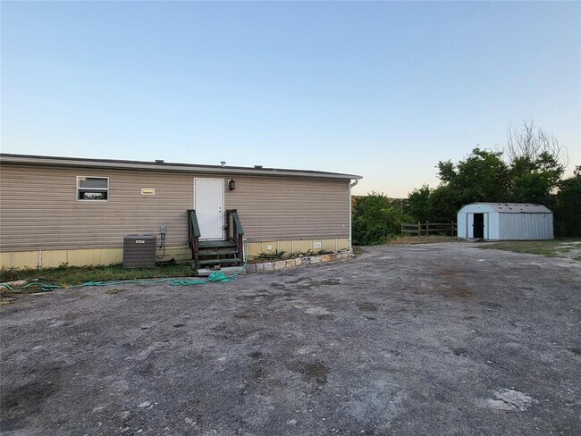 Building Photo - 21518 Cherry Hollow Dr