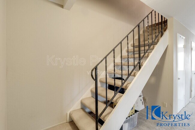 Building Photo - 138 Warwick Dr