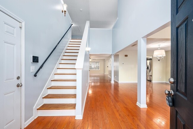 Building Photo - 117 Vancouver Rd