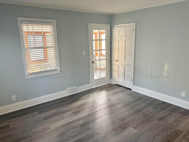 Building Photo - 202 Evergreen Ave