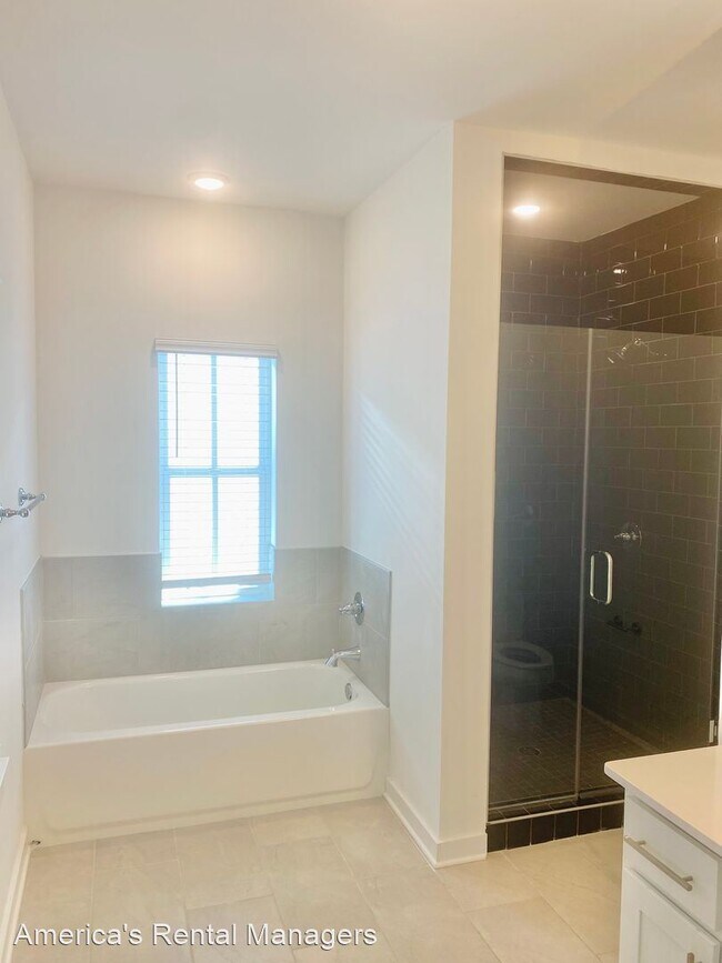 Building Photo - 4 br, 2.5 bath House - 4668 Casablanca Drive
