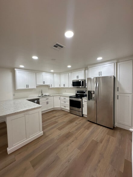 Building Photo - 1231 W 400 S