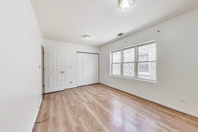 Building Photo - 4641 S Drake Ave
