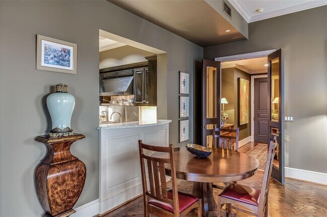 Building Photo - 3505 Turtle Creek Blvd