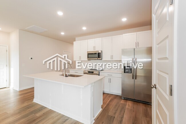 Building Photo - 710 Shoemaker Ln