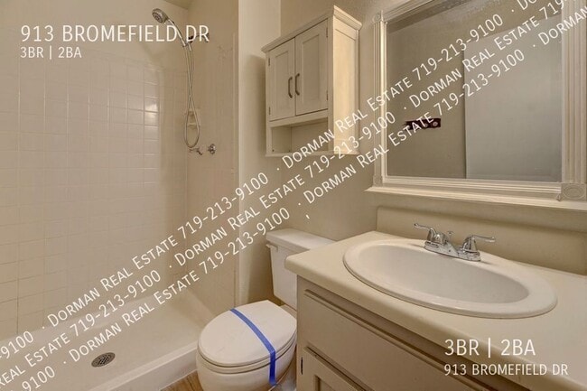 Building Photo - 913 Bromefield Dr