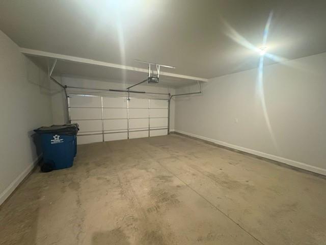 Building Photo - 5030 Sierra Creek Dr NE