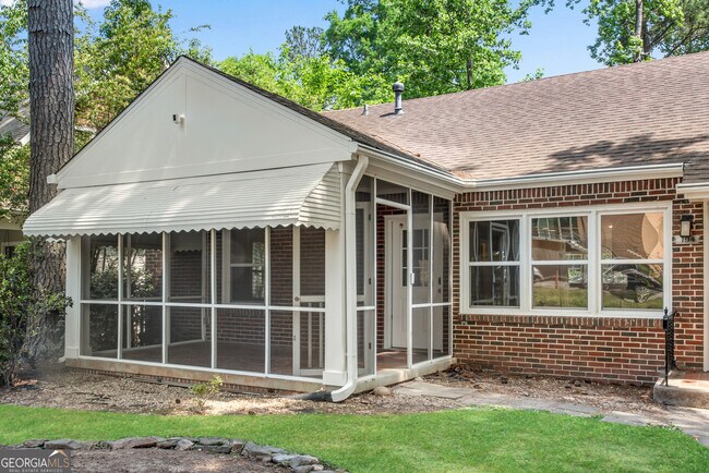 Primary Photo - 1194 Spring Valley Ln NE