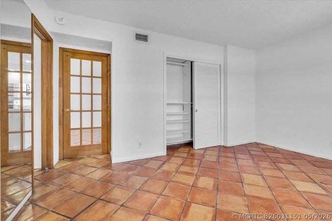 Building Photo - 6000 N Ocean Dr