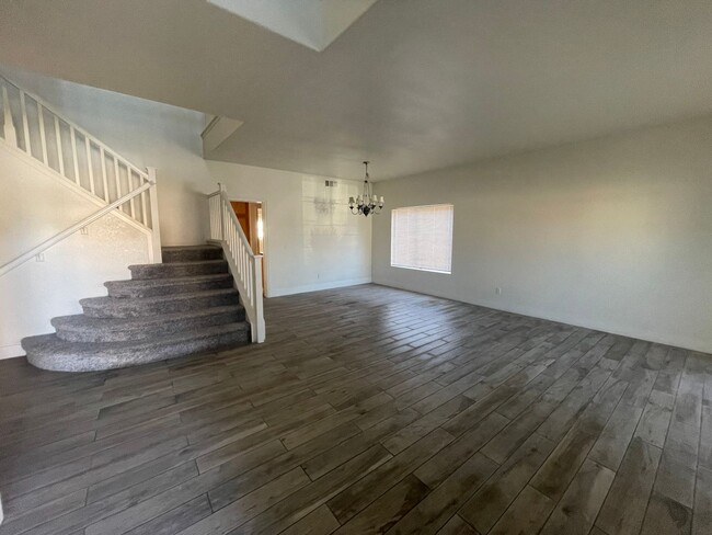 Building Photo - Victorville- Tanamera Home-  4 Bedrooms, 3...