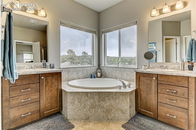Building Photo - 5 BED, 3 BATH, 3 CAR!! Amazing location in Monument, INCREDIBLE views!