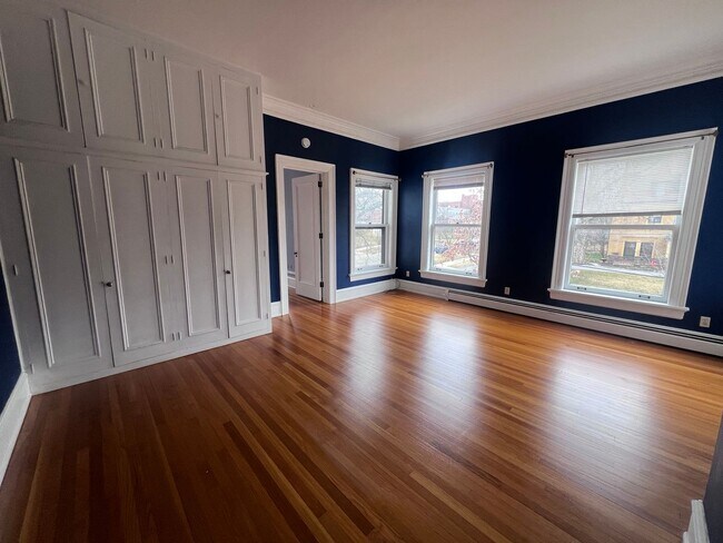 Building Photo - 45 College Ave SE