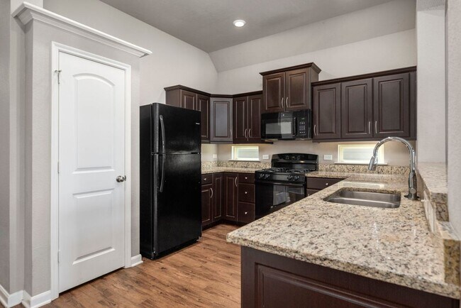 Building Photo - 2131 Naples Wy