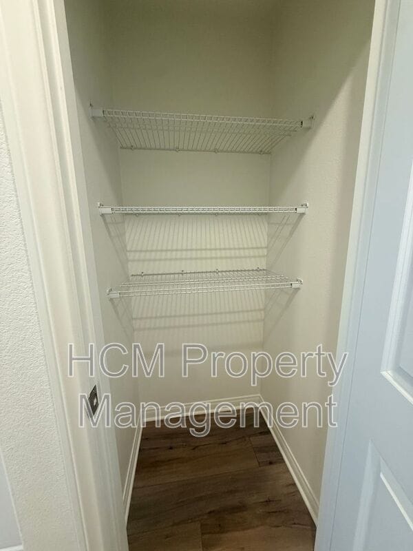 Building Photo - 4254 S Hermosa Paseo