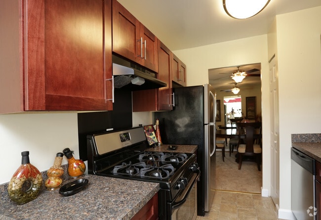 Interior Photo - Oakton Park Apartments