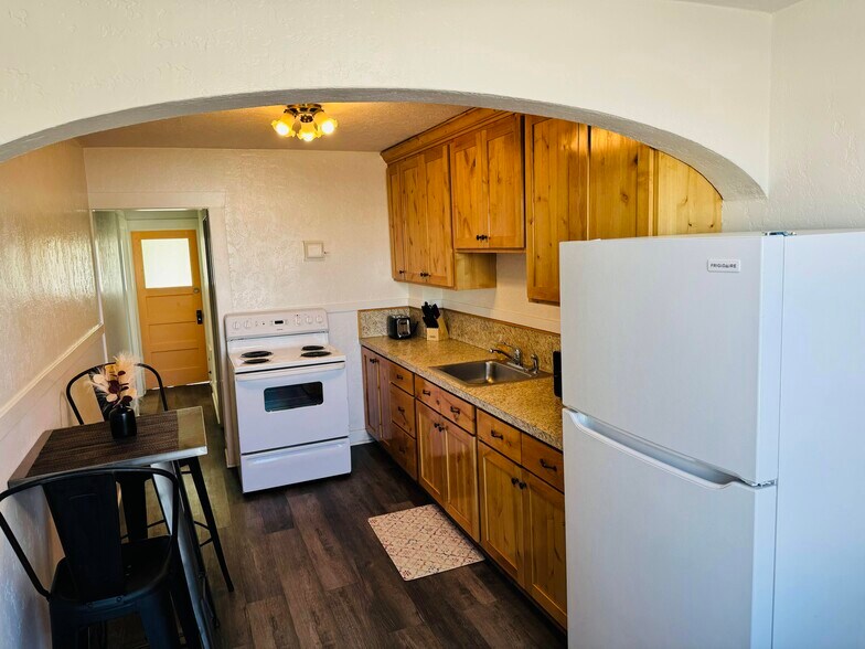 Kitchen - 315 W Halliday St
