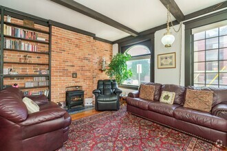 Building Photo - Unique 2 Bedroom in German Village