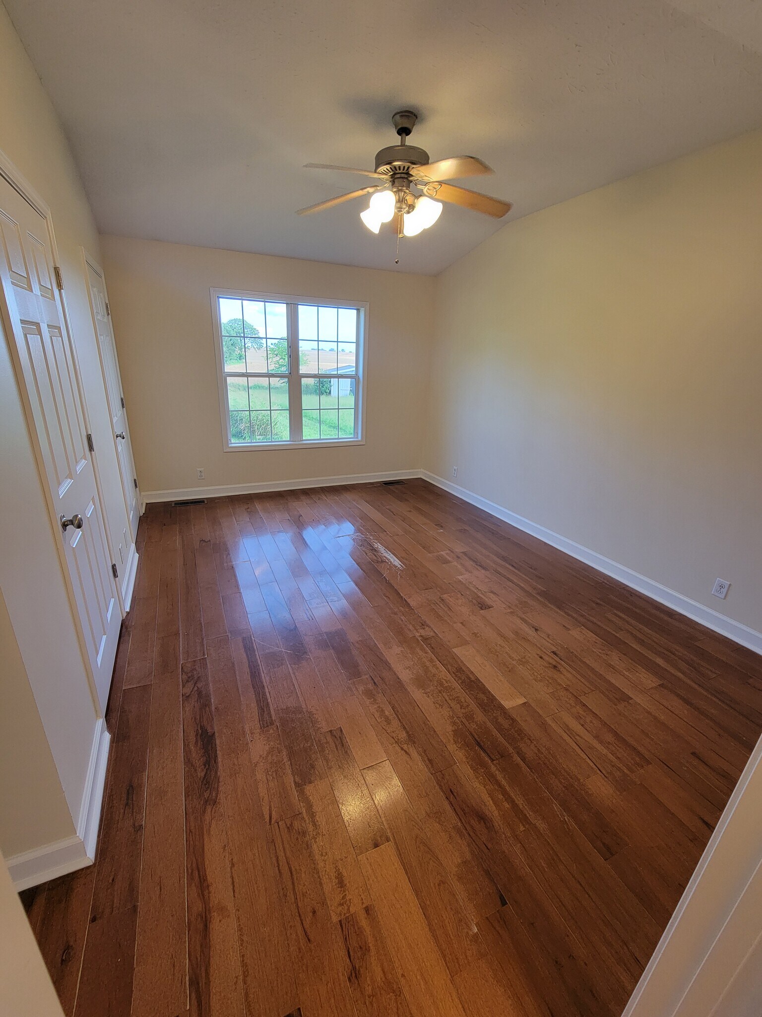 master bedroom - 11665 Julien Rd