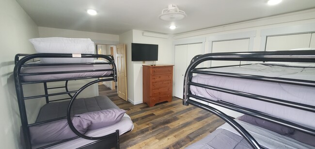 Bedroom # (bunk room) - 30539 MN-78