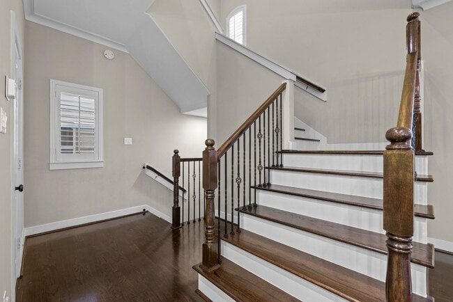 Building Photo - Stunning Single-Family Home in the Heart o...
