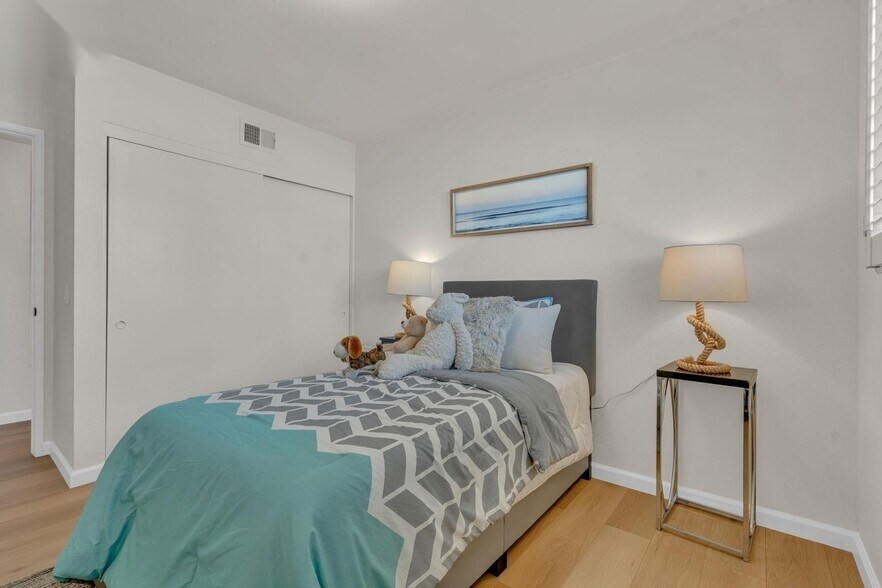 Building Photo - 7472 Blue Fox Way