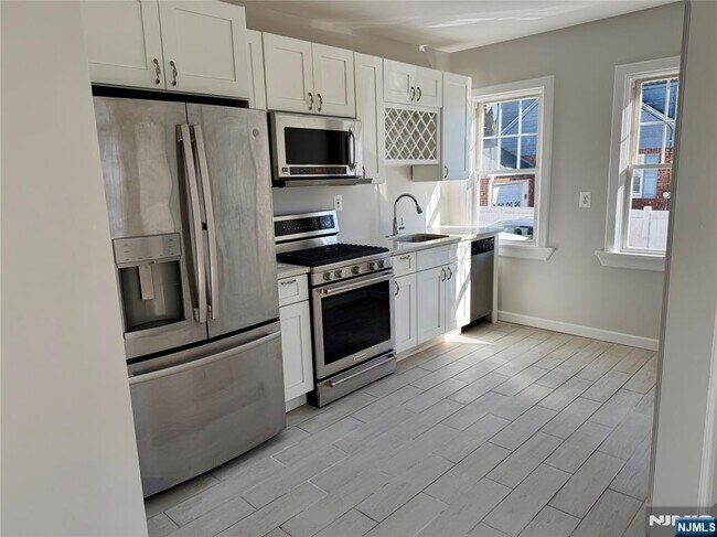 Building Photo - 230 Milford Ave.