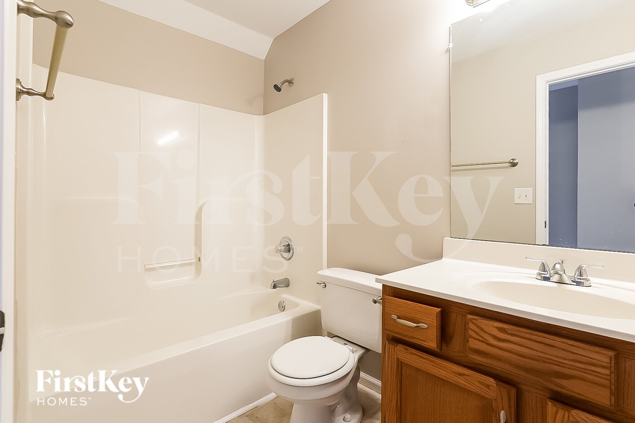 Building Photo - 3668 Aurora Dr