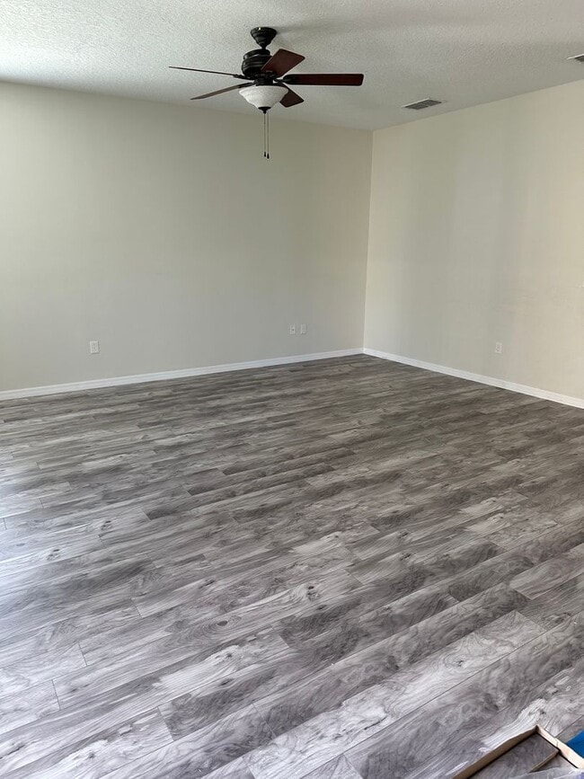 Building Photo - Independence/Signature Lakes