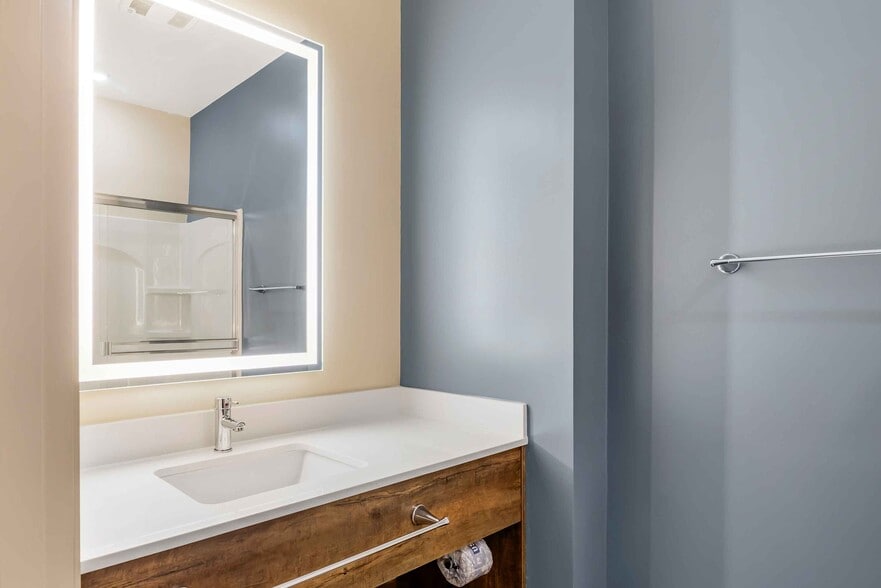 Building Photo - Furnished Studio-Charlottesville